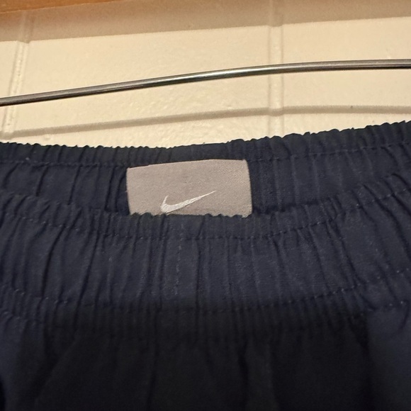 NIKE BOYS WIND PANTS SIZE 14-16 used like a new - Picture 11 of 12
